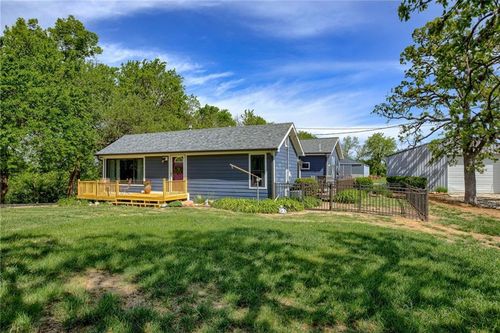 13750 Woodend Rd, Bonner Springs, KS, 66012-1368 | Card Image