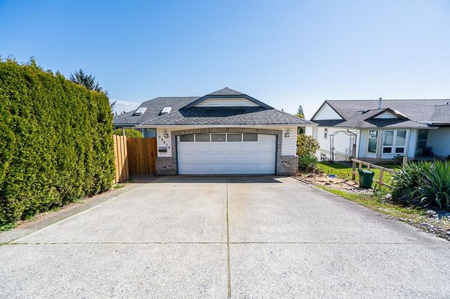 32616 Fleming Avenue, House other with 6 bedrooms, 3 bathrooms and 6 parking in Mission BC | Image 1