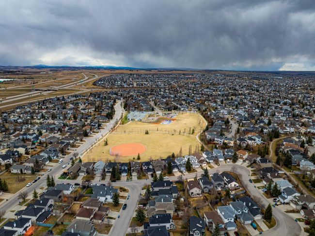10 Somerglen Crescent Sw, House other with 4 bedrooms, 3 bathrooms and 4 parking in Calgary AB | Image 33