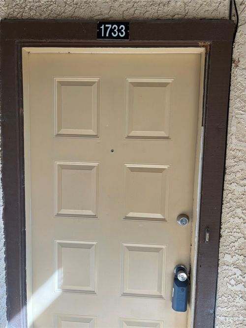 1733 Crest Grove Dr, Arlington, TX, 76012-3776 | Card Image