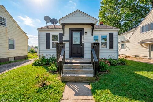 896 Indian Trl, Akron, OH, 44314-2963 | Card Image