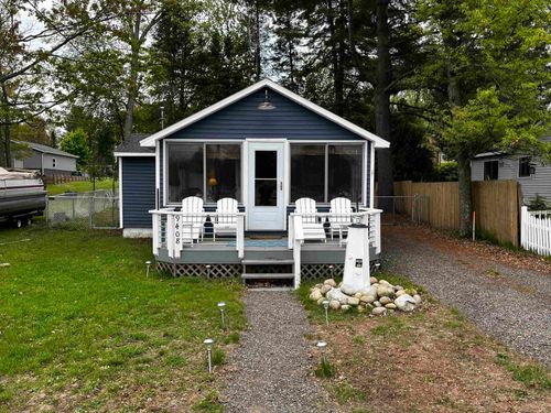 9408 Adams Rd, Saint Helen, MI, 48656-9627 | Card Image