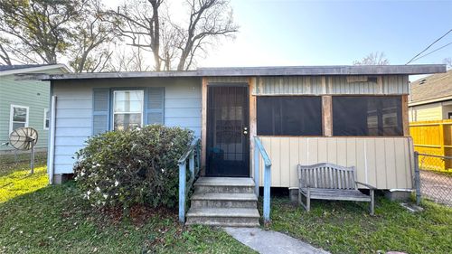 8507 Prairie View Dr, Houston, TX, 77088-6141 | Card Image