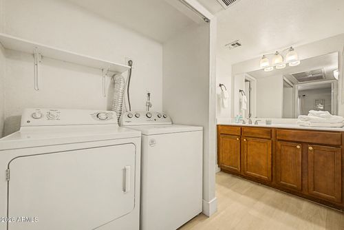 222-2625 E Indian School Rd, Phoenix, AZ, 85016-6742 | Card Image