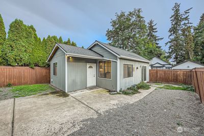 240 15th Street Se, House other with 2 bedrooms, 1 bathrooms and 2 parking in Auburn WA | Image 2