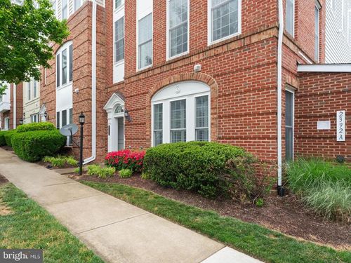 2392 Brookmoor Ln, WOODBRIDGE, VA, 22191-4031 | Card Image