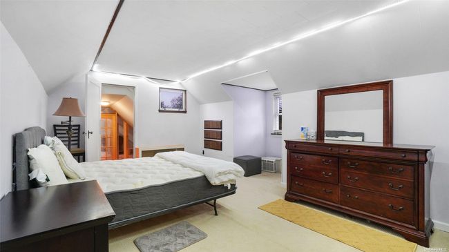 104 Sylvia Ln, House other with 4 bedrooms, 1 bathrooms and null parking in New Hyde Park NY | Image 13