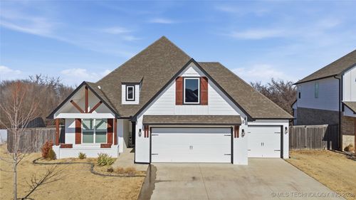 11929 N 131st Eastavenue, Collinsville, OK, 74021 | Card Image