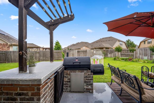 Custom Outdoor Kitchen | Image 29