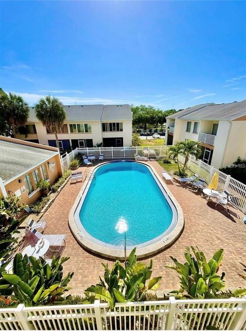 301-9960 5th St N, St Petersburg, FL, 33702-2200 | Card Image