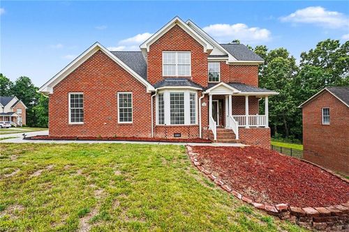 390 Beech Ridge Rd, Thomasville, NC, 27360-9713 | Card Image