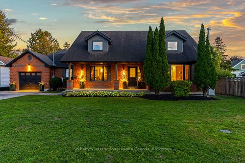 {{alt}} | Card Image