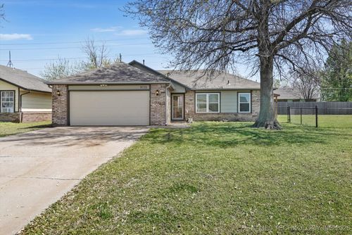 9731 N 43rd East Ave, Sperry, OK, 74073-4537 | Card Image