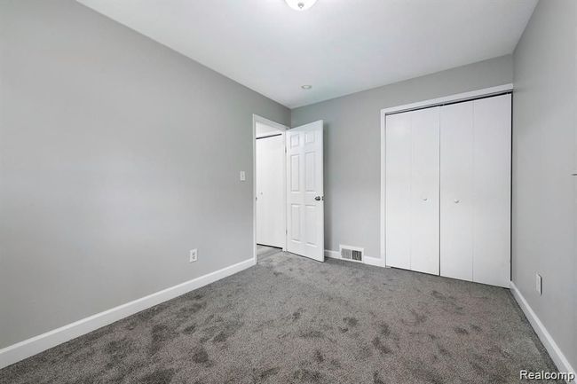 25536 Powers Ave, House other with 3 bedrooms, 1 bathrooms and null parking in Dearborn Heights MI | Image 11