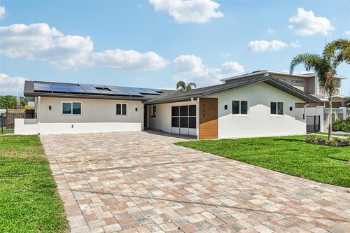 760 115th Ave, TREASURE ISLAND, FL, 33706-1122 | Card Image