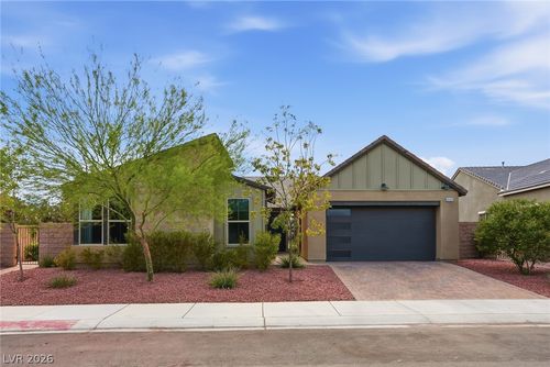 8445 Great Outdoors Street, Las Vegas, NV, 89166 | Card Image