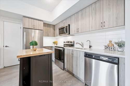 252 Law Dr, Guelph, ON, N1E0P6 | Card Image