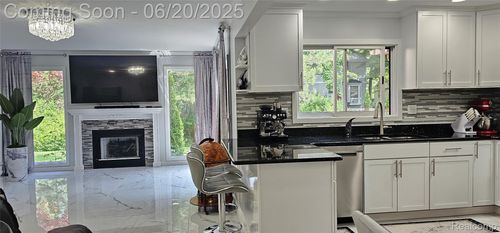 30816 Misty Pines Dr, Farmington Hills, MI, 48336-1253 | Card Image