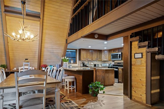 31353 Lightfoot Way, House other with 5 bedrooms, 3 bathrooms and null parking in Running Springs CA | Image 7