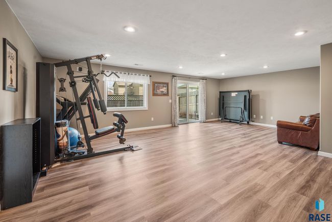 100 Oak Ave, House other with 6 bedrooms, 4 bathrooms and null parking in Crooks SD | Image 37