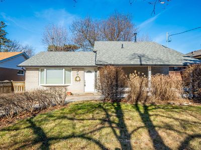 10 Mancroft Cres, House other with 3 bedrooms, 1 bathrooms and 4 parking in Etobicoke ON | Image 1