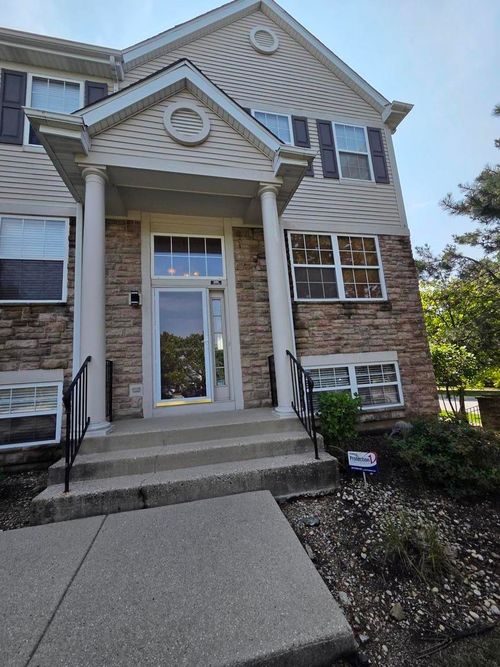 886-886 S Insignia Ct, Palatine, IL, 60067-9409 | Card Image