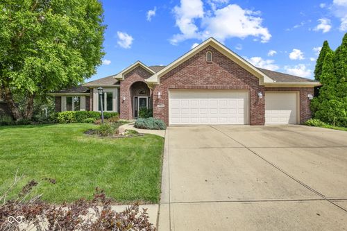 7435 Rooses Dr, Indianapolis, IN, 46217-5490 | Card Image