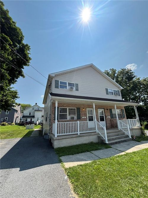 127 S Pine St, Nazareth, PA, 18064-2235 | Card Image