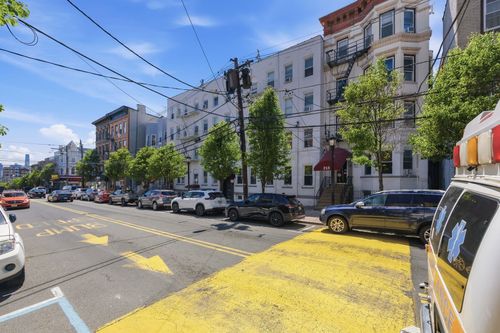 b3-213 48th St, Union City, NJ, 07087-000 | Card Image