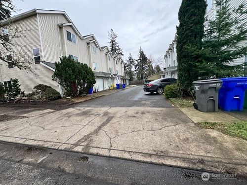2333 Se Lee Ln, Portland, OR, 97233-1475 | Card Image