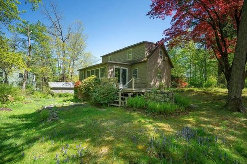 71 East St, South Salem, NY, 10590-2502 | Card Image