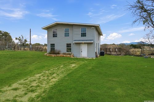 477 Bandera Dr, Bandera, TX, 78003-4202 | Card Image