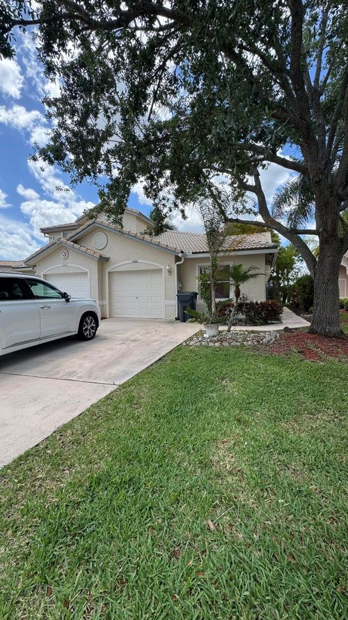 10666 Pelican Dr, Wellington, FL, 33414-6152 | Card Image