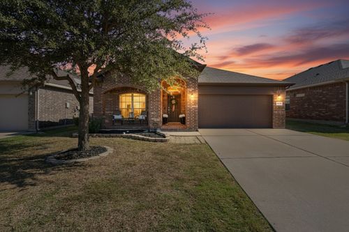 8304 White Hart Dr, Fort Worth, TX, 76179-1174 | Card Image