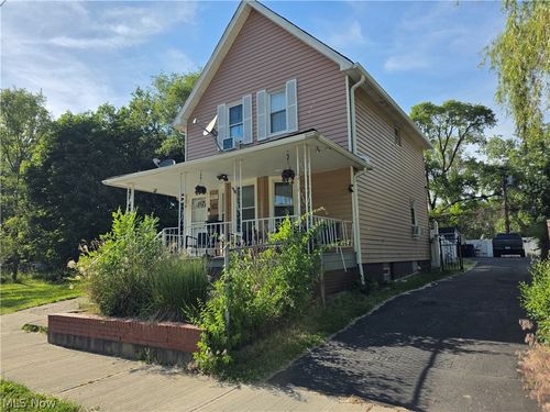8817 Blaine Ave, Cleveland, OH, 44106-3727 | Card Image