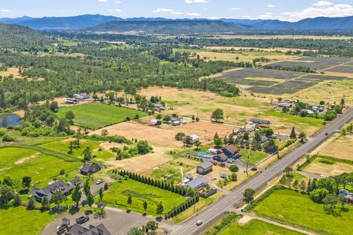 145 Highway 234, Eagle Point, OR, 97524-7826 | Card Image