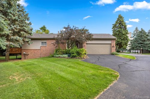 6546 Quail Run Cir, Westland, MI, 48185-7340 | Card Image