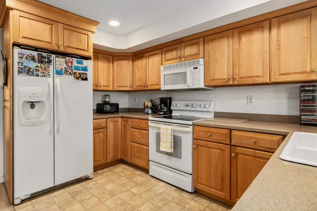 APT-6 - 105 Winnacunnet Rd, Condo with 2 bedrooms, 2 bathrooms and null parking in Hampton NH | Image 13