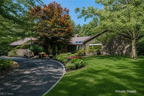 8 Louis Dr, Pepper Pike, OH, 44124-4313 | Card Image