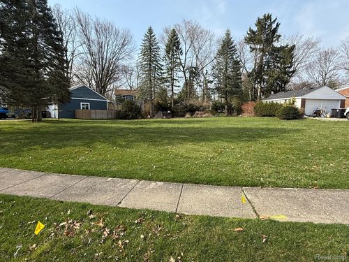 33993 Dorais St, Livonia, MI, 48154-2801 | Card Image