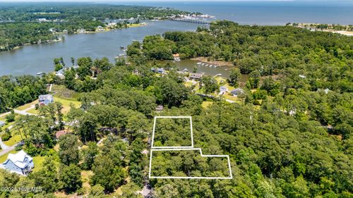 4001& 4003 Schooner Circle, Oriental, NC, 28571 | Card Image