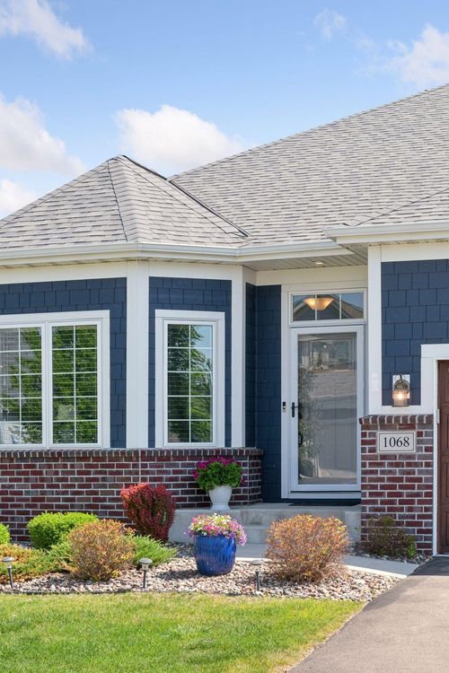 1068 77th St W, Victoria, MN, 55386-2704 | Card Image