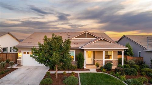 827 Lodge Way, Lincoln, CA, 95648 | Card Image