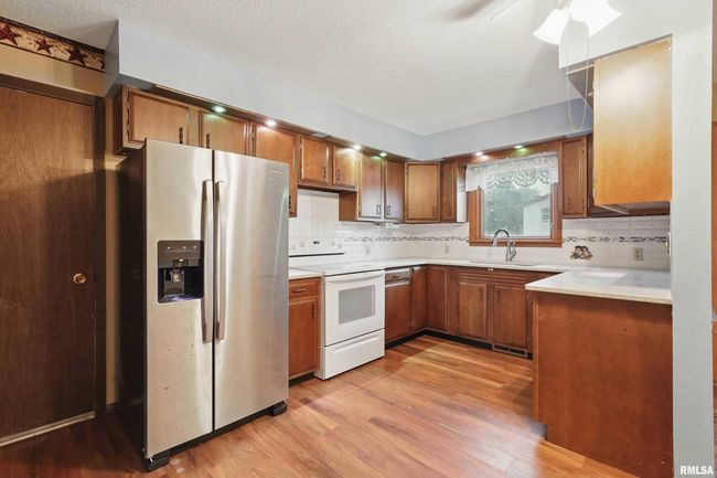 803 Locust St, House other with 3 bedrooms, 2 bathrooms and null parking in Princeton IA | Image 11