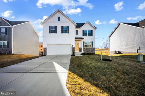 462 Buckeye St, SHENANDOAH JUNCTION, WV, 25442-8300 | Card Image