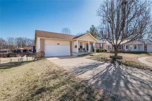 703 Pinewood Ct, Pacific, MO, 63069-1871 | Card Image
