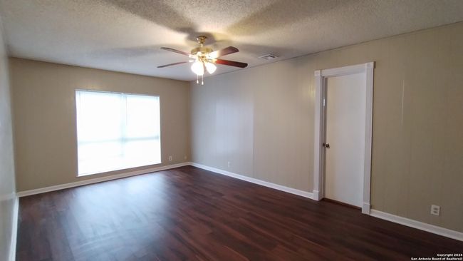 5102 Alan Bean Dr, House other with 3 bedrooms, 2 bathrooms and null parking in Kirby TX | Image 8