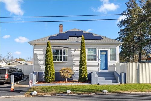 136 Windmill St, Pawtucket, RI, 02860-4736 | Card Image
