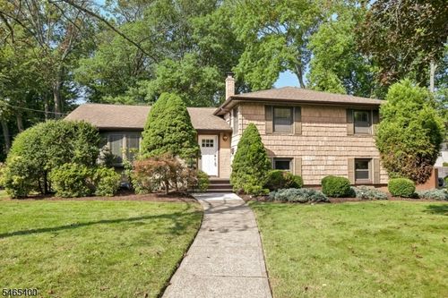 65 Springbrook Rd, Livingston, NJ, 07039-3331 | Card Image