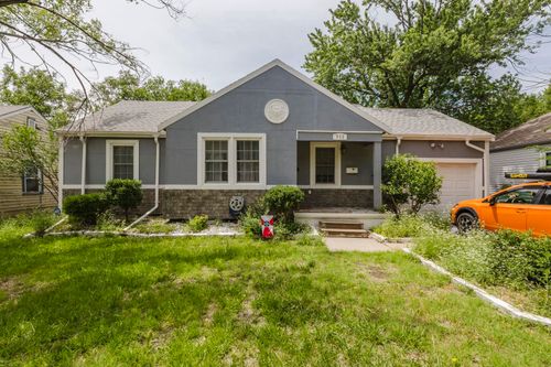 933 N Parkwood Ln, Wichita, KS, 67208-3641 | Card Image